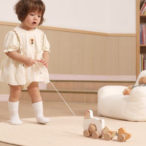 44285 VIGA DRVENA IGRAČKA NA POVLAČENJE KOKA I PILIĆI - Image 3